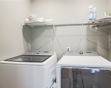 5860 Mia Skye Street - Photo Thumbnail 18