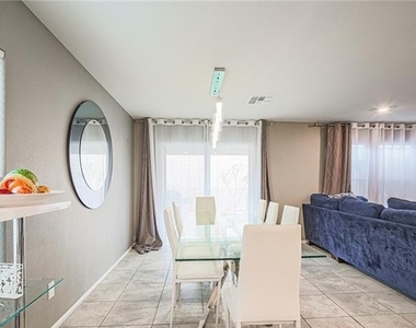 5860 Mia Skye Street - Photo Thumbnail 12