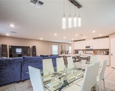 5860 Mia Skye Street - Photo Thumbnail 13