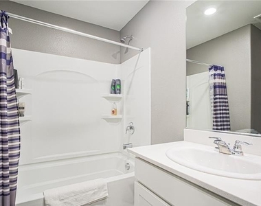 5860 Mia Skye Street - Photo Thumbnail 15