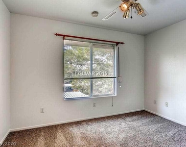 8070 W Russell Road - Photo Thumbnail 3
