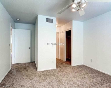 8070 W Russell Road - Photo Thumbnail 5