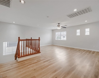 6615 W Camero Avenue - Photo Thumbnail 15