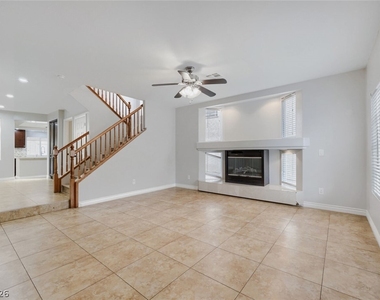 6615 W Camero Avenue - Photo Thumbnail 7