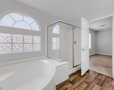 6615 W Camero Avenue - Photo Thumbnail 13