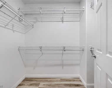 6615 W Camero Avenue - Photo Thumbnail 24