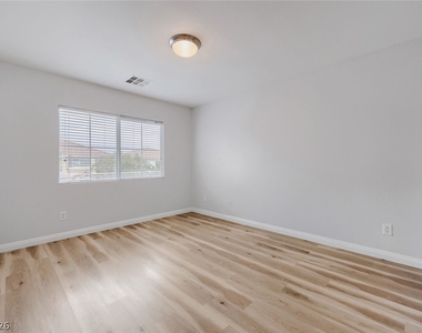6615 W Camero Avenue - Photo Thumbnail 18