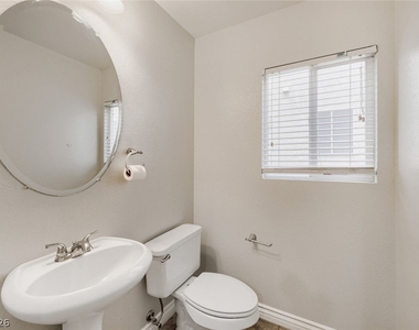 6615 W Camero Avenue - Photo Thumbnail 17