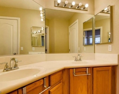 5231 Variety Avenue - Photo Thumbnail 27