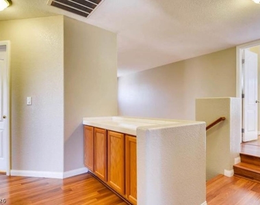 5231 Variety Avenue - Photo Thumbnail 18