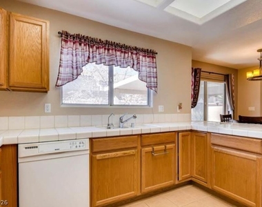 5231 Variety Avenue - Photo Thumbnail 12