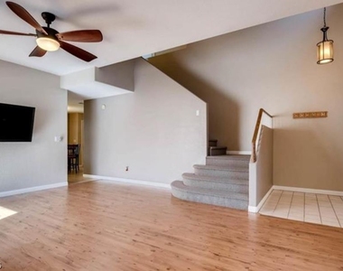 5231 Variety Avenue - Photo Thumbnail 7