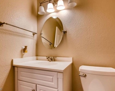 5231 Variety Avenue - Photo Thumbnail 17