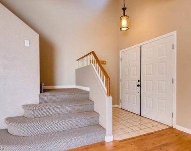 5231 Variety Avenue - Photo Thumbnail 6