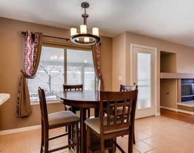 5231 Variety Avenue - Photo Thumbnail 3