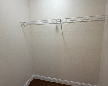 1515 E Reno Avenue - Photo Thumbnail 13