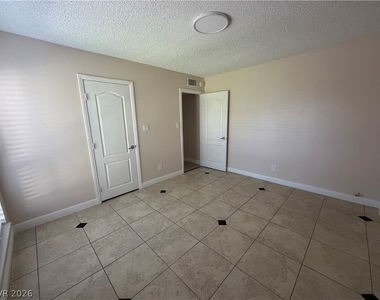 1515 E Reno Avenue - Photo Thumbnail 9