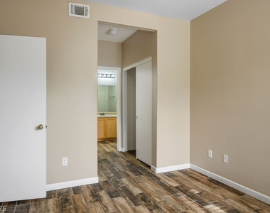 9050 W Warm Springs Road - Photo Thumbnail 15
