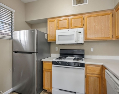 9050 W Warm Springs Road - Photo Thumbnail 10