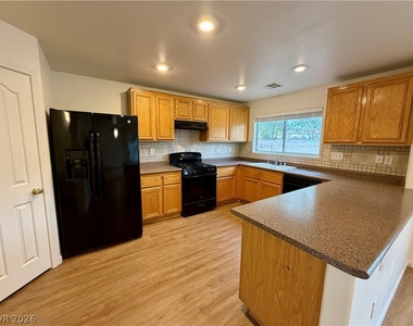 5313 Hollyridge Street - Photo Thumbnail 5