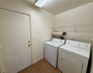 5313 Hollyridge Street - Photo Thumbnail 8