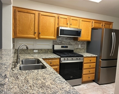 2150 Point Mallard Drive - Photo Thumbnail 11