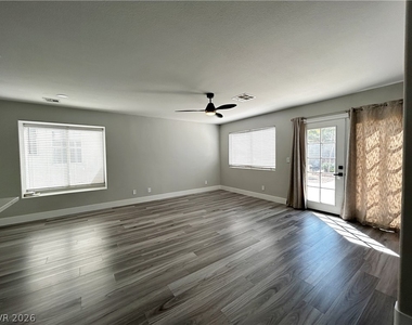 3921 Hampton Grove Court - Photo Thumbnail 9