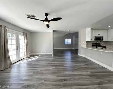 3921 Hampton Grove Court - Photo Thumbnail 3