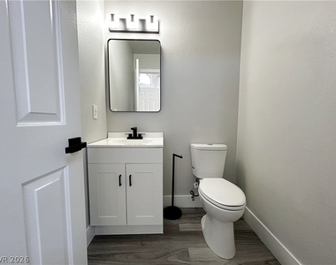 3921 Hampton Grove Court - Photo Thumbnail 14