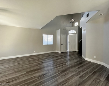 3921 Hampton Grove Court - Photo Thumbnail 2