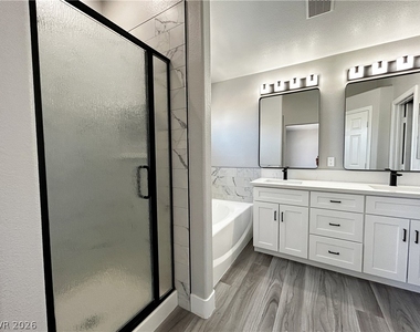 3921 Hampton Grove Court - Photo Thumbnail 28