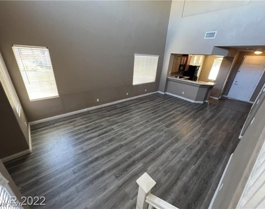9716 Skiers Chalet Court - Photo Thumbnail 4