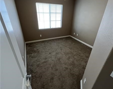9716 Skiers Chalet Court - Photo Thumbnail 17