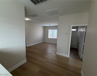 10643 Allegrini Drive - Photo Thumbnail 16
