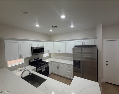 10643 Allegrini Drive - Photo Thumbnail 9