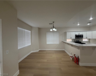 10643 Allegrini Drive - Photo Thumbnail 6