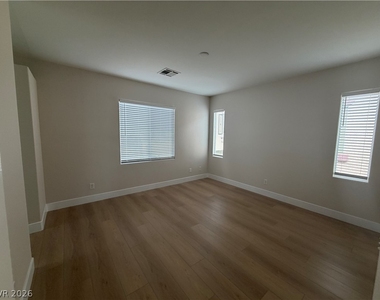 10643 Allegrini Drive - Photo Thumbnail 18