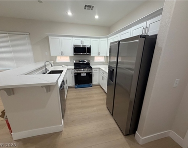 10643 Allegrini Drive - Photo Thumbnail 8