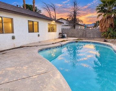 5704 Stallion Avenue - Photo Thumbnail 1
