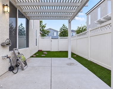 6276 Huntington Ridge Avenue - Photo Thumbnail 4