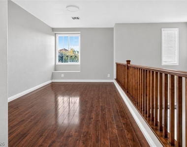 6276 Huntington Ridge Avenue - Photo Thumbnail 13