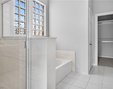 6276 Huntington Ridge Avenue - Photo Thumbnail 21