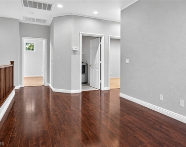 6276 Huntington Ridge Avenue - Photo Thumbnail 11