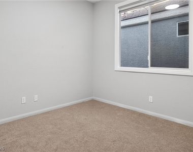 6276 Huntington Ridge Avenue - Photo Thumbnail 31