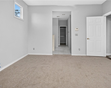 6276 Huntington Ridge Avenue - Photo Thumbnail 26