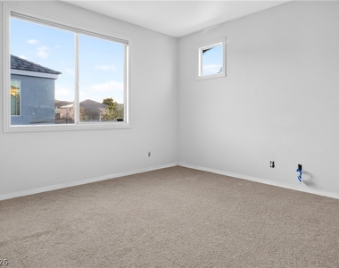 6276 Huntington Ridge Avenue - Photo Thumbnail 23