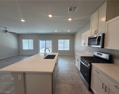 7857 Morganite Avenue - Photo Thumbnail 6