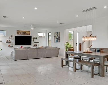 4195 W Landberg Avenue - Photo Thumbnail 16