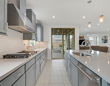 4195 W Landberg Avenue - Photo Thumbnail 13