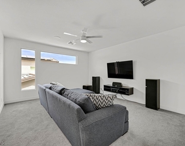 4195 W Landberg Avenue - Photo Thumbnail 22